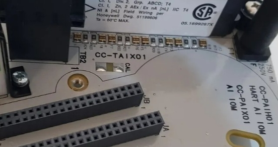CC-TAIX01 Honeywell Analog Input Module IOTA Module DCS Onderdelen geheel nieuw