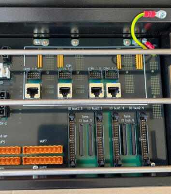 Honeywell FS-CPCHAS-0001 Chassis voor besturingsprocessor met 1: 1 controllerredundantie en high-speed safety bus