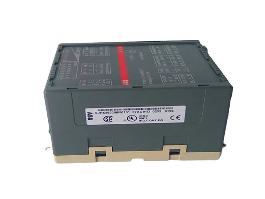 De Analoge Outputmodule GJR5252300R0101 van 07AC91 Abb