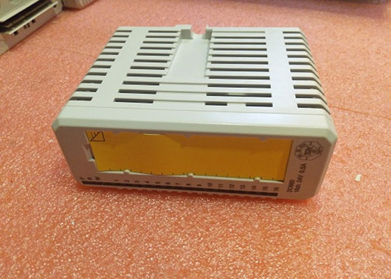 Digitale de Outputmodule 4 CH Geïsoleerde PLC van de Veiligheidsinterface Vervangstukken 3BSC690074R1 van DO890 ABB S800